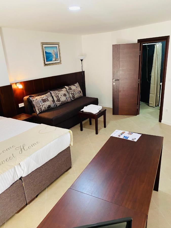 Hotel Vienna تْشيرسيك نوفي المظهر الخارجي الصورة