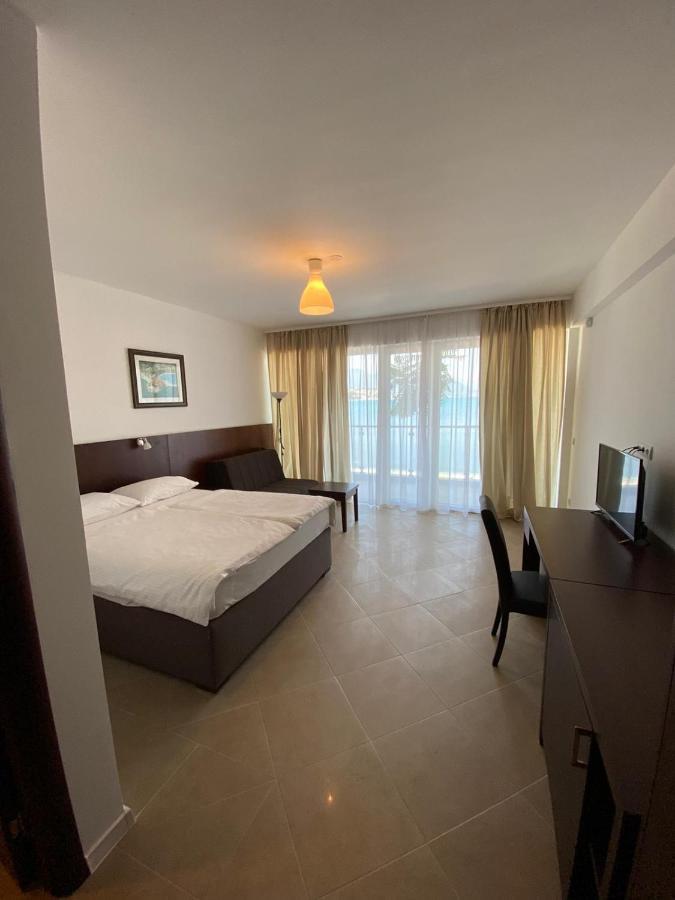 Hotel Vienna تْشيرسيك نوفي المظهر الخارجي الصورة